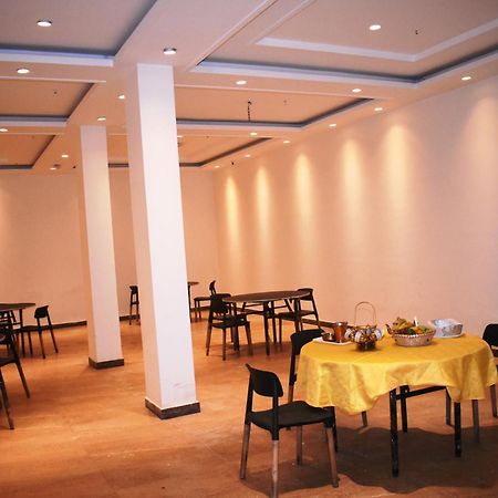 Lemonwood Suites By F9 Hotels - Trivoli Garden Chhatarpur نيودلهي المظهر الخارجي الصورة