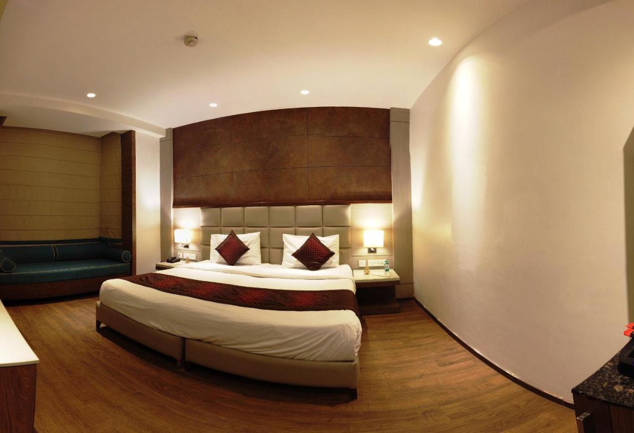 Lemonwood Suites By F9 Hotels - Trivoli Garden Chhatarpur نيودلهي المظهر الخارجي الصورة