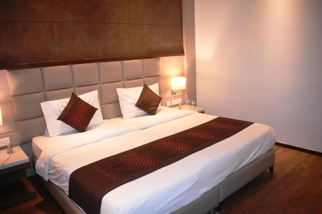Lemonwood Suites By F9 Hotels - Trivoli Garden Chhatarpur نيودلهي المظهر الخارجي الصورة