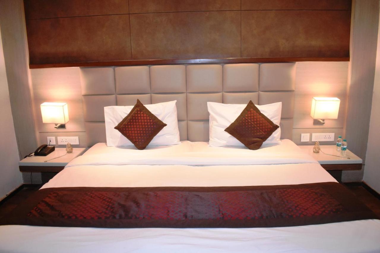Lemonwood Suites By F9 Hotels - Trivoli Garden Chhatarpur نيودلهي المظهر الخارجي الصورة