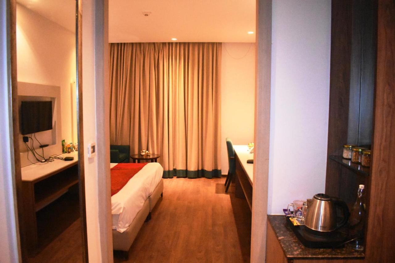 Lemonwood Suites By F9 Hotels - Trivoli Garden Chhatarpur نيودلهي المظهر الخارجي الصورة
