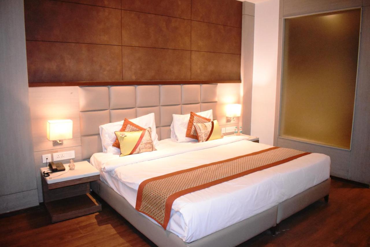 Lemonwood Suites By F9 Hotels - Trivoli Garden Chhatarpur نيودلهي المظهر الخارجي الصورة