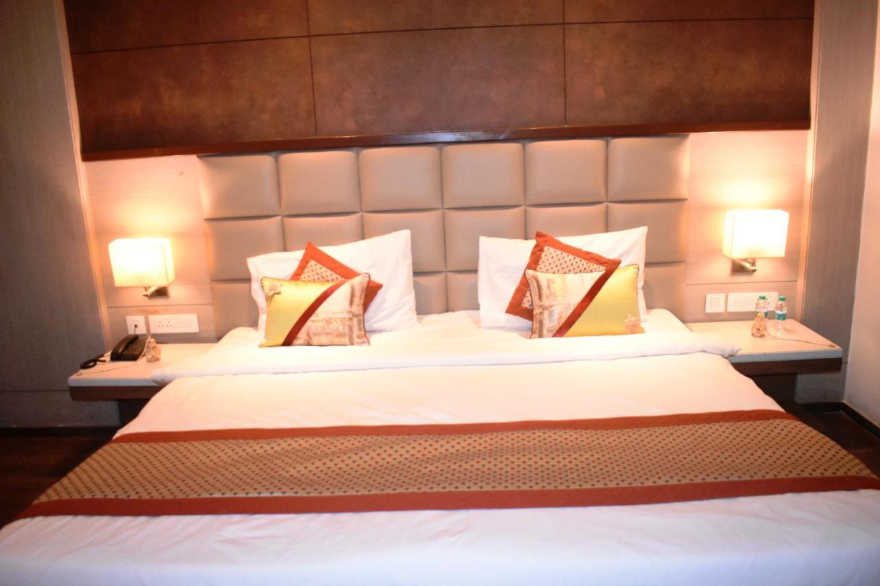 Lemonwood Suites By F9 Hotels - Trivoli Garden Chhatarpur نيودلهي المظهر الخارجي الصورة