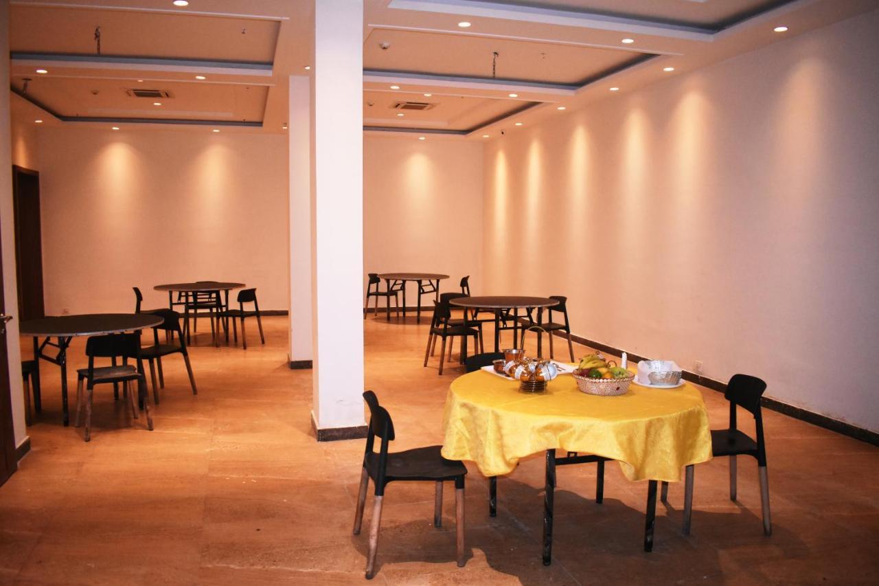Lemonwood Suites By F9 Hotels - Trivoli Garden Chhatarpur نيودلهي المظهر الخارجي الصورة