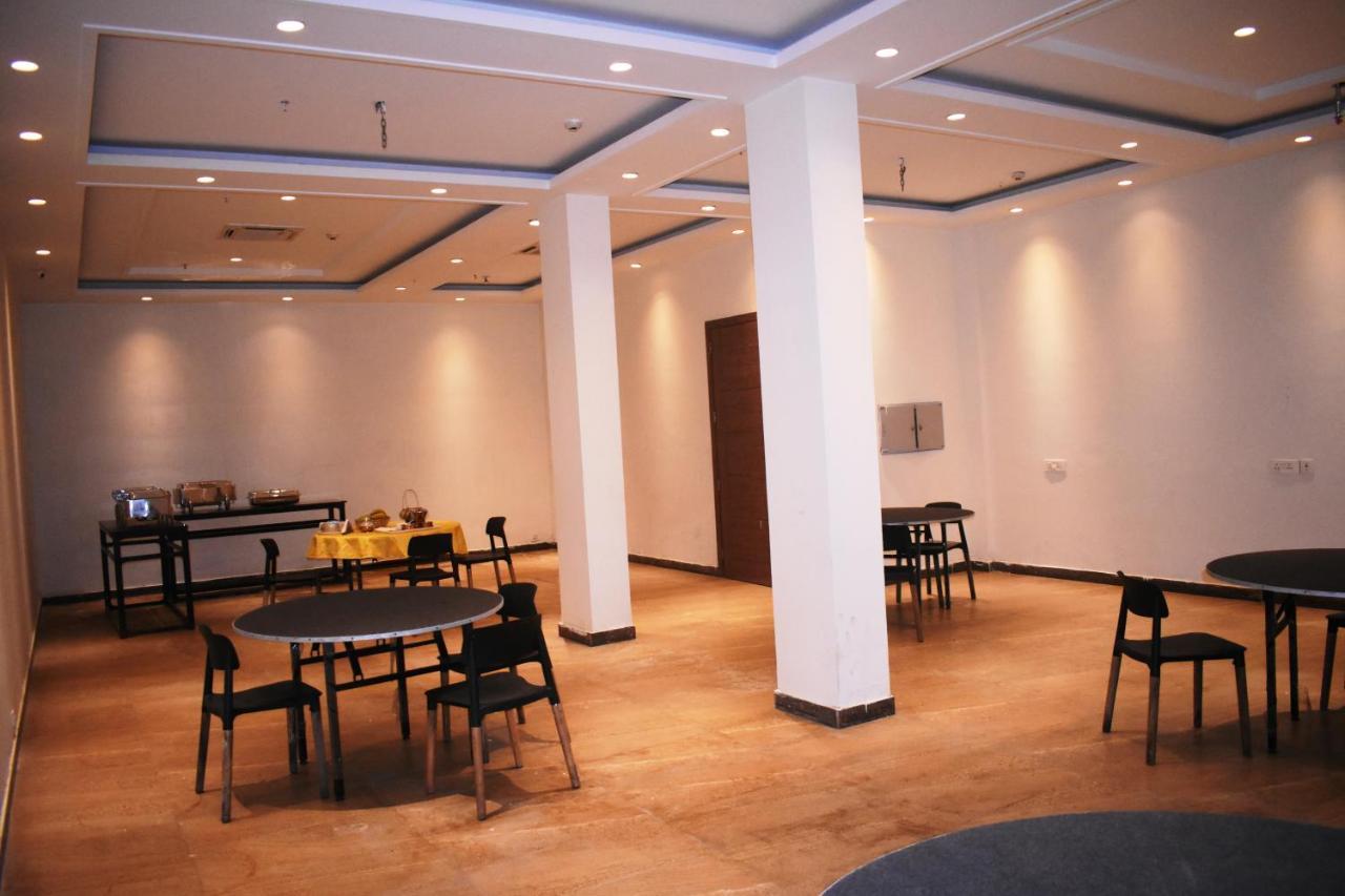 Lemonwood Suites By F9 Hotels - Trivoli Garden Chhatarpur نيودلهي المظهر الخارجي الصورة