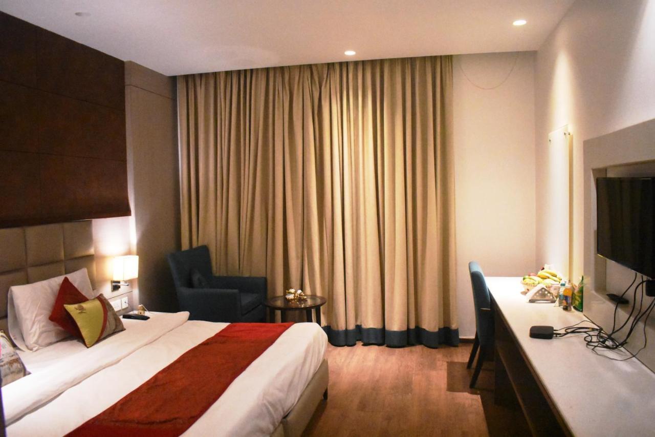 Lemonwood Suites By F9 Hotels - Trivoli Garden Chhatarpur نيودلهي المظهر الخارجي الصورة