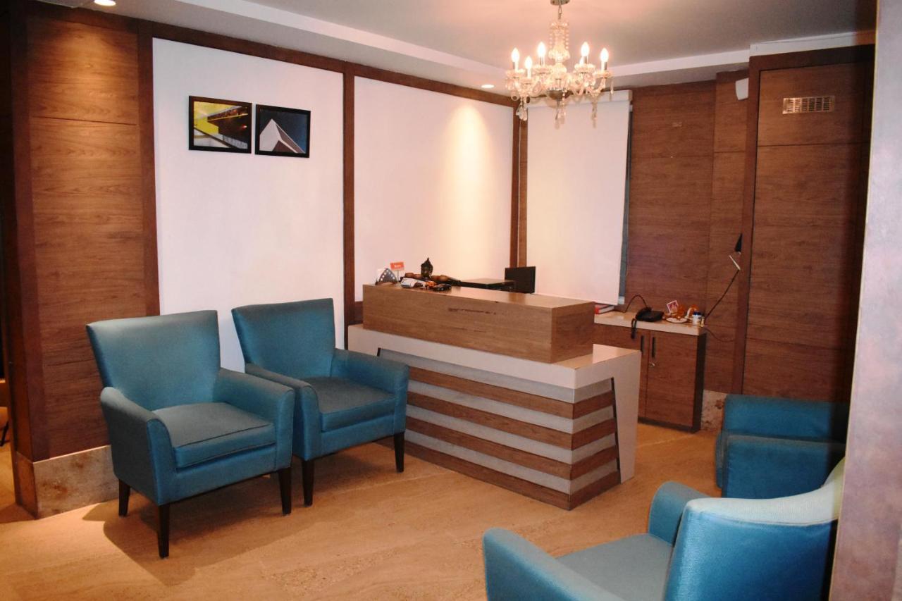 Lemonwood Suites By F9 Hotels - Trivoli Garden Chhatarpur نيودلهي المظهر الخارجي الصورة
