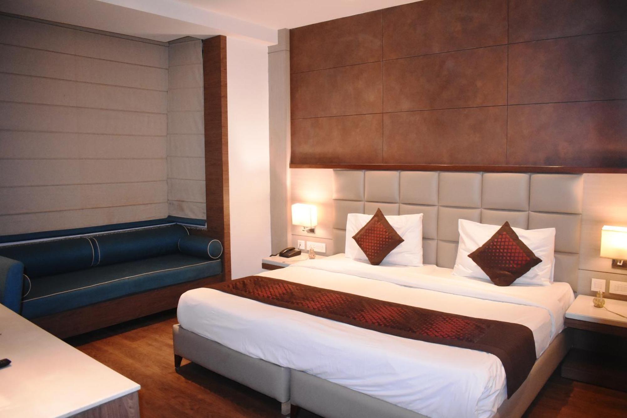 Lemonwood Suites By F9 Hotels - Trivoli Garden Chhatarpur نيودلهي المظهر الخارجي الصورة